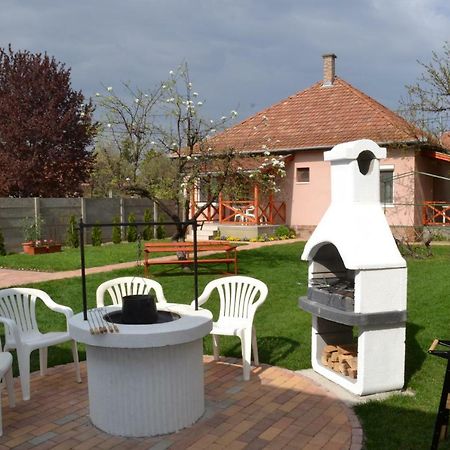 Liliom Apartman Gyula Exteriér fotografie