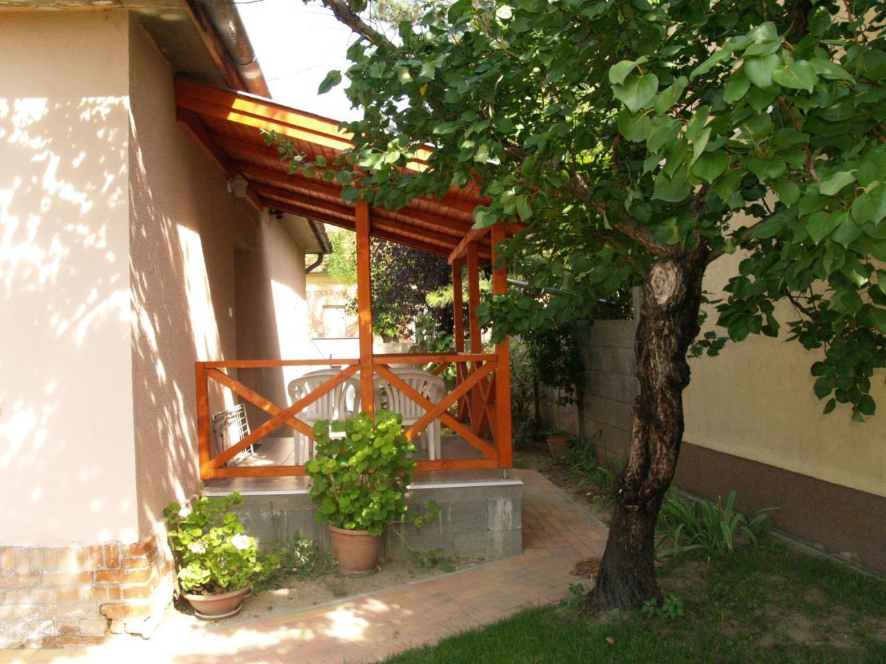 Liliom Apartman Gyula Exteriér fotografie