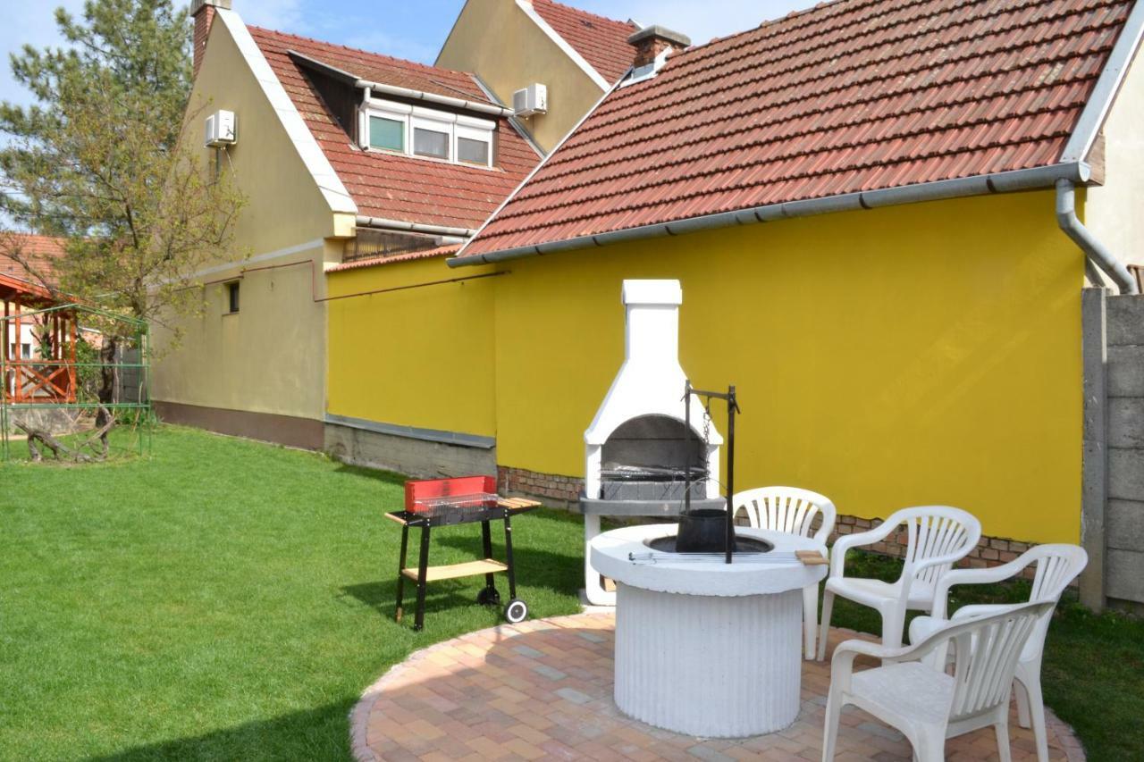 Liliom Apartman Gyula Exteriér fotografie