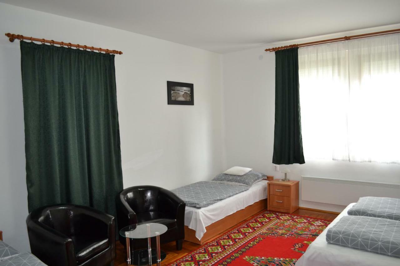 Liliom Apartman Gyula Exteriér fotografie